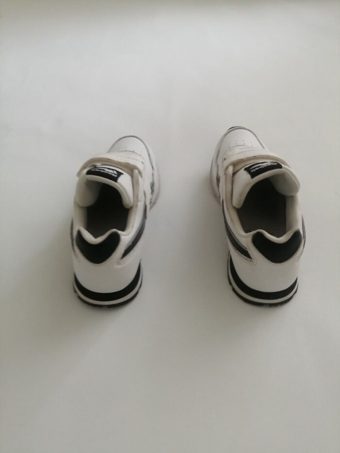 Reebok White And Black Trainers Shoes Size UK 2 For Boys